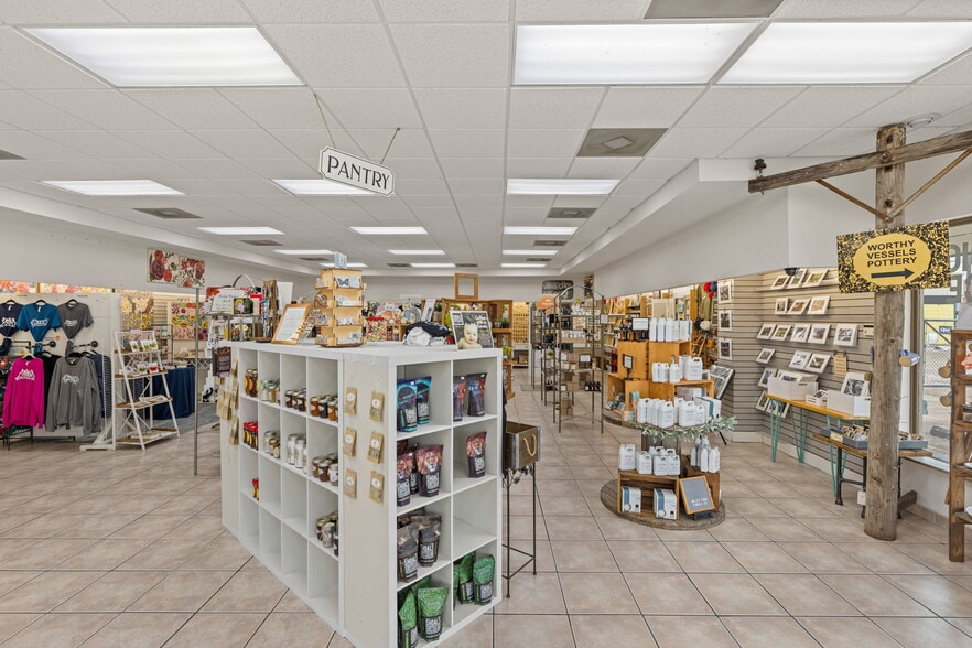 More Photos Of 333 E College St, Florence General Retail For Sale