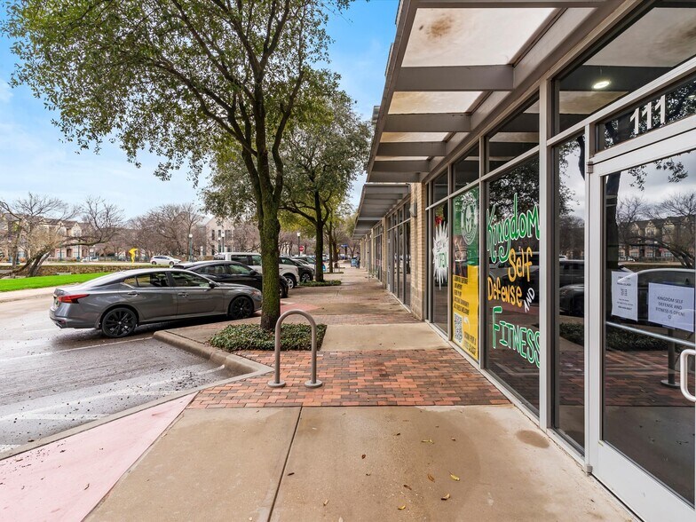 More Photos Of 5805 Saintsbury Dr, The Colony Apartments For Lease