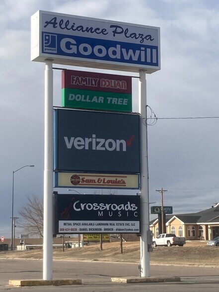 More Photos Of 1300-1322 W 3rd St, Alliance General Retail For Sale