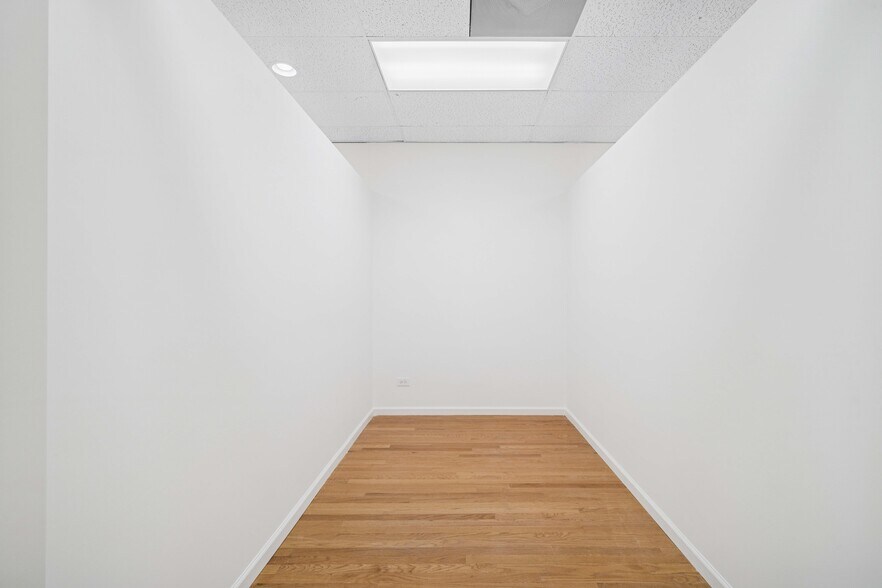 More Photos Of 1226-1238 N River Rd, Mount Prospect Freestanding For Lease