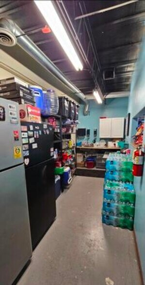 More Photos Of 136 Washington SE, Albuquerque Storefront Retail Office For Sale