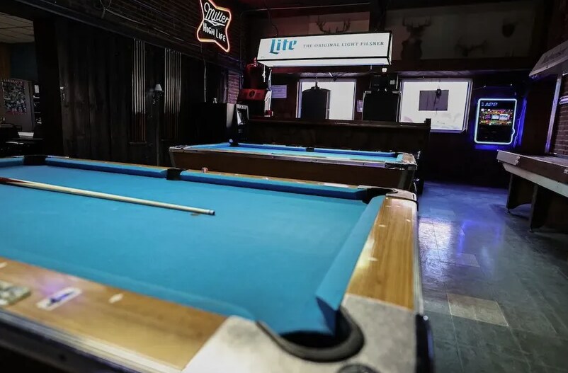More Photos Of 111 W Adams St, Pittsfield Bar For Sale