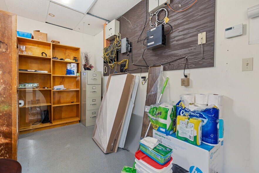 More Photos Of 41 Liberty Hill Rd, Henniker Medical For Sale