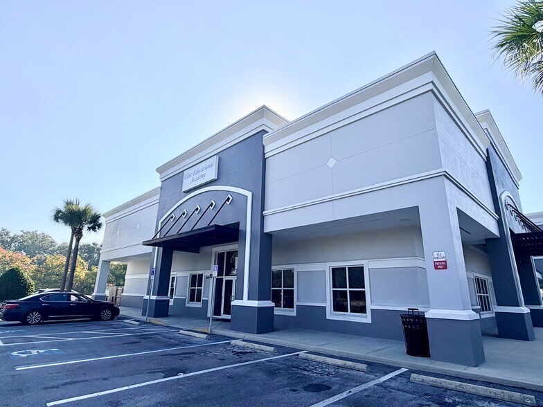 More Photos Of 8416 Ridge Rd, New Port Richey Freestanding For Lease
