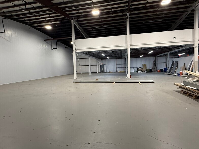 More Photos Of 1437 Bedford St, Abington Industrial For Sale