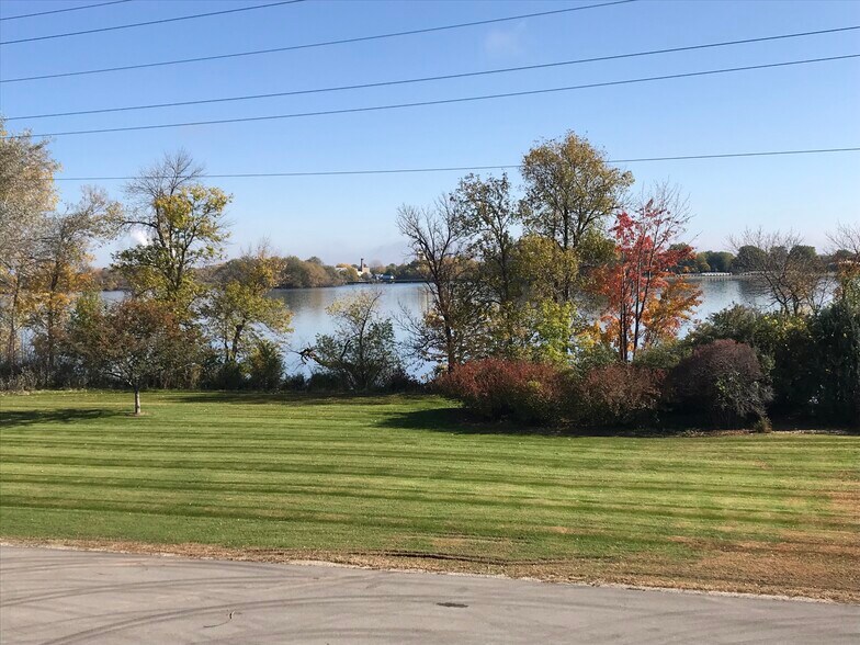 More Photos Of 401 N Lake St, Neenah Medical For Sale