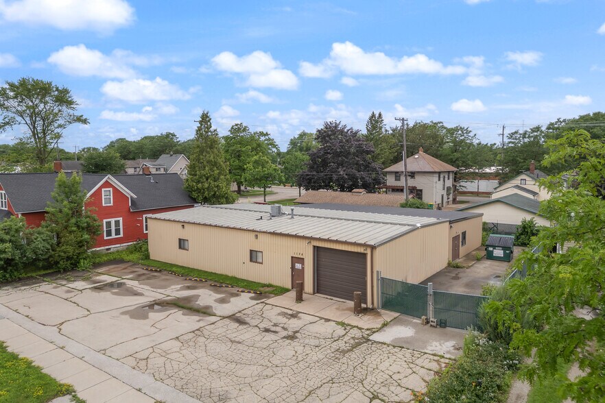 More Photos Of 1138 State St, Green Bay Warehouse For Sale