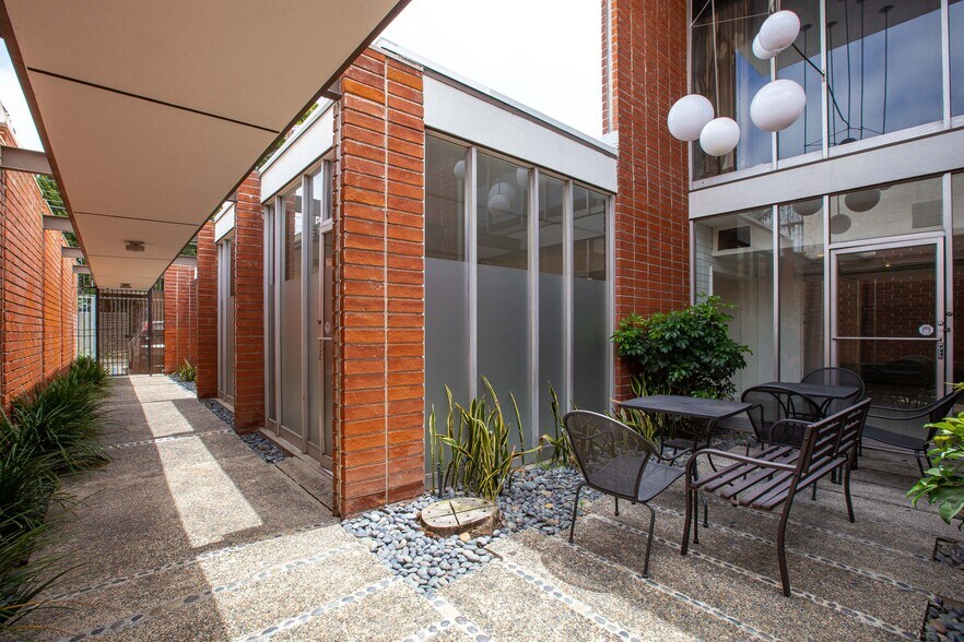 More Photos Of 1728 S La Cienega Blvd, Los Angeles Loft Creative Space For Lease