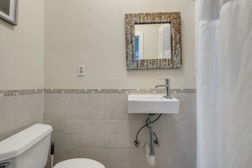 More Photos Of , Quincy Unknown For Sale