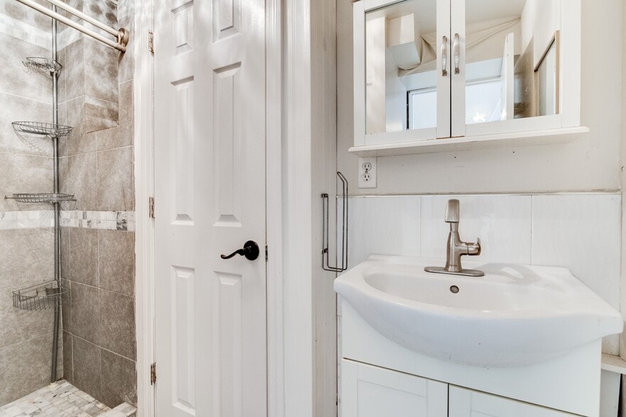 More Photos Of 301 E Houston St, New York Apartments For Sale