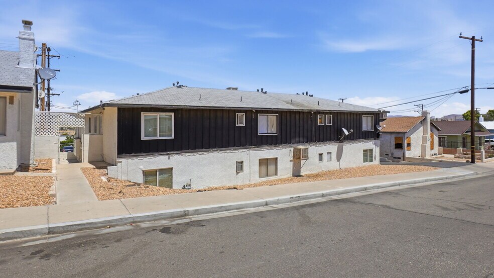 Primary Photo Of 511-517 E Fredricks St, Barstow Apartments For Sale