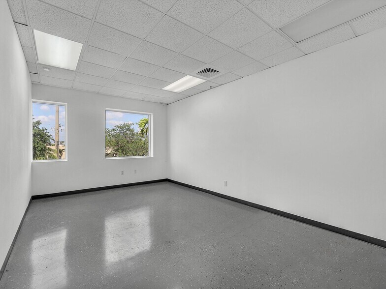 More Photos Of 2701 NW 107th Ave, Miami Refrigeration Cold Storage For Lease