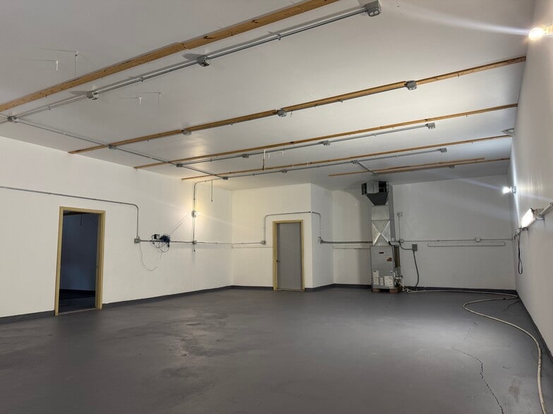 More Photos Of 3905 32nd St, Port Huron Truck Terminal For Sale