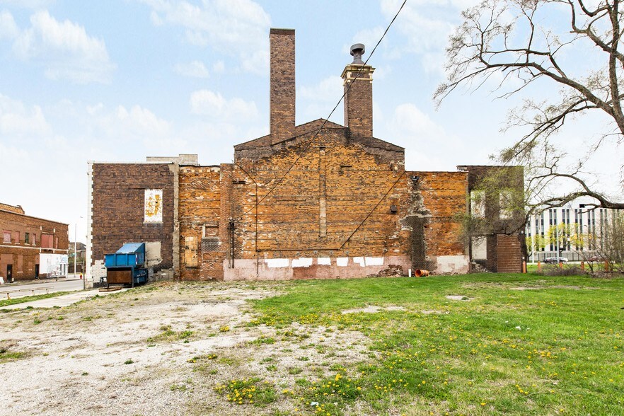 More Photos Of 8300 Woodward Ave, Detroit General Retail For Sale