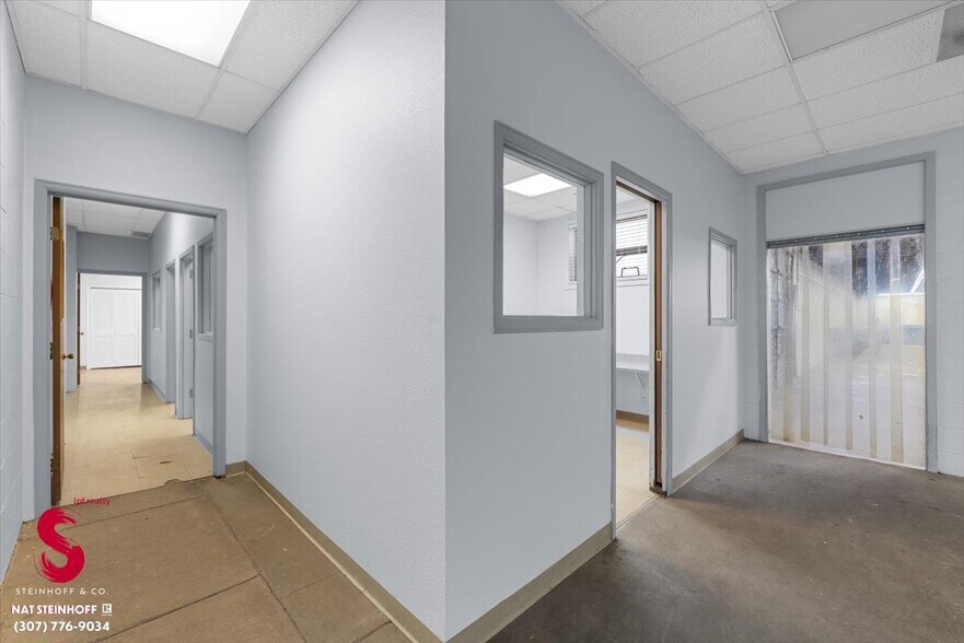 More Photos Of 4113 W Yellowstone Hwy, Casper Flex For Sale