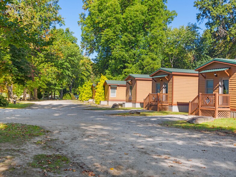 More Photos Of 125 Tee Pee Dr, Whittier Hotel For Sale