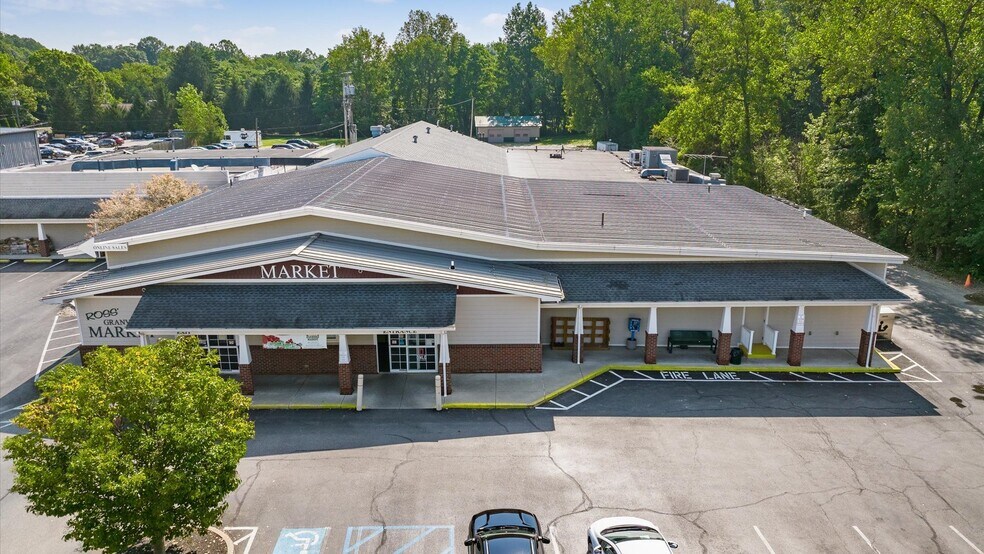 Primary Photo Of 484 S Main St, Granville Supermarket For Sale