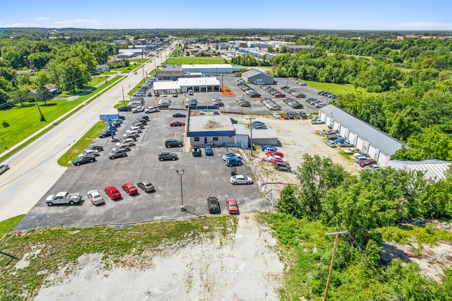 More Photos Of 2502-2506 N State Route 291, Harrisonville Auto Dealership For Lease