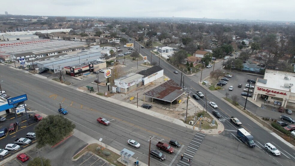 More Photos Of 3350 Fredericksburg Rd, San Antonio Auto Repair For Lease