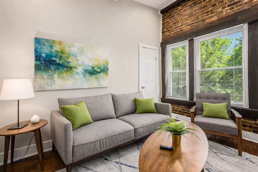 More Photos Of 370-372 Forest St, Columbus Apartments For Sale
