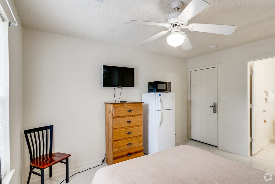 More Photos Of 5790 Highway 85, Riverdale Apartments For Sale