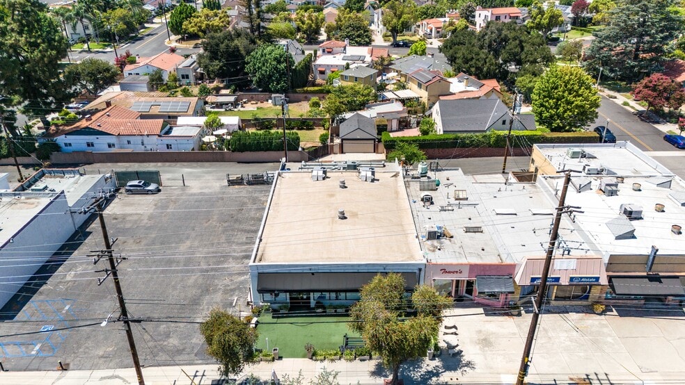 More Photos Of 315 N San Marino Ave, San Gabriel General Retail For Sale