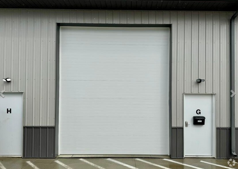 Primary Photo Of 3611 Fast Ln, Cedar Falls Industrial For Sale