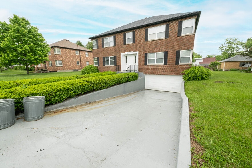 More Photos Of 349 Orchard Dr, Oakwood Apartments For Sale