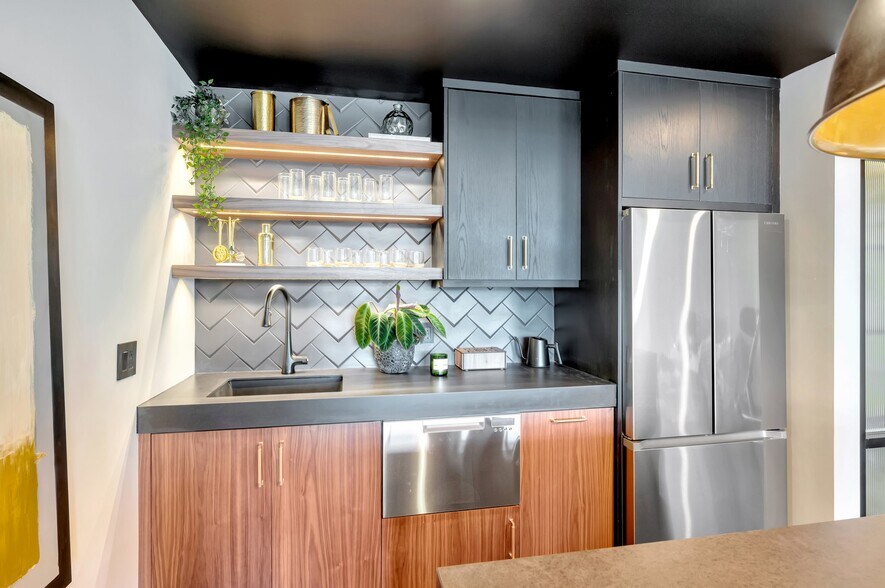 More Photos Of 406 9th Ave, San Diego Loft Creative Space For Sale