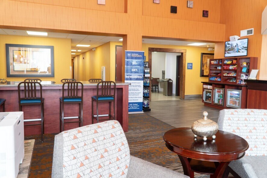 More Photos Of 480 E Shaw Ave, Fresno Hotel For Sale