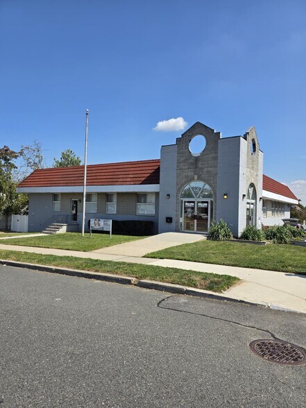 More Photos Of 80 Woodrow Rd, Staten Island Daycare Center For Lease