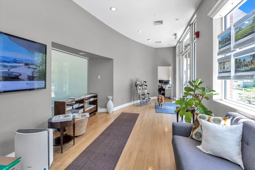 More Photos Of 2488 Montauk Hwy, Bridgehampton Freestanding For Lease