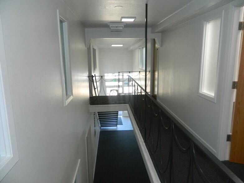 More Photos Of 1336 N Carolan Ave, Burlingame Warehouse For Lease