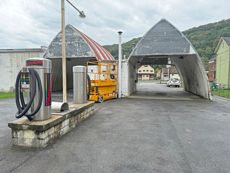 More Photos Of 635-639 Maple Ave, Johnstown Carwash For Sale