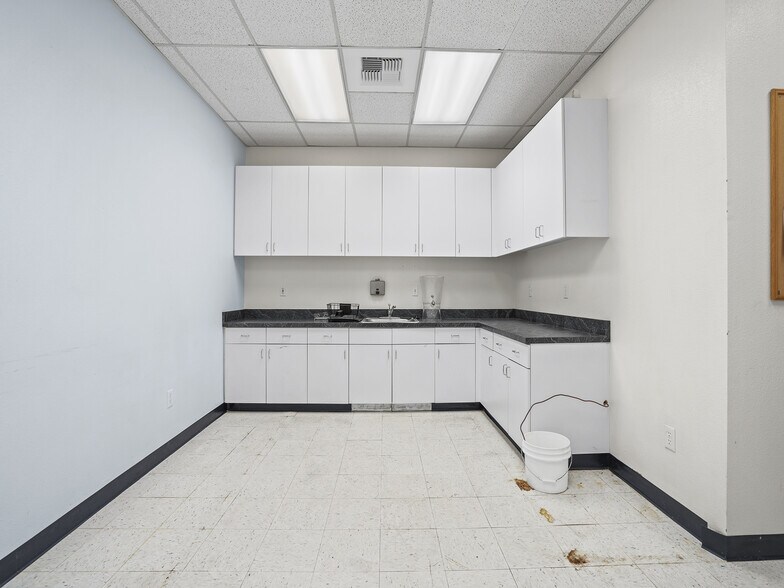 More Photos Of 400 E Arrow Hwy, San Dimas Office For Sale