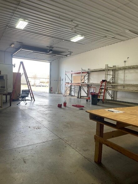 More Photos Of 12641-12647 Old Plank Dr, New Lenox Warehouse For Lease