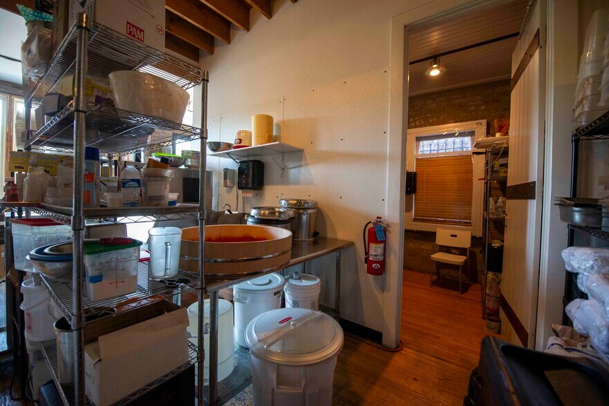 More Photos Of 1829 W Chicago Ave, Chicago Storefront Retail Residential For Lease