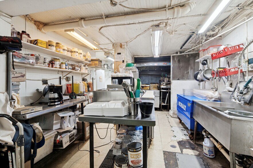 More Photos Of 114 Baronne St, New Orleans General Retail For Sale