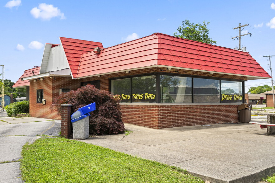 More Photos Of 1900 Tamarack Cir S, Columbus Fast Food For Lease
