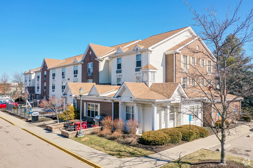 Primary Photo Of 4650 Cornell Rd, Blue Ash Hotel For Sale