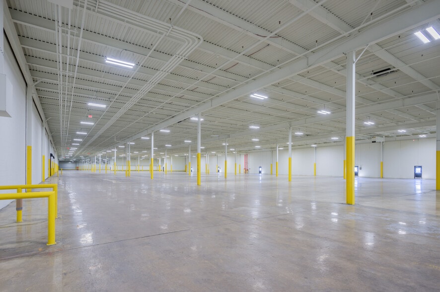 More Photos Of 1900 Continental Blvd, Charlotte Warehouse For Lease