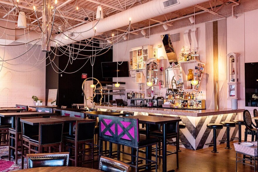 More Photos Of 100 S Main St, Royal Oak Restaurant For Sale