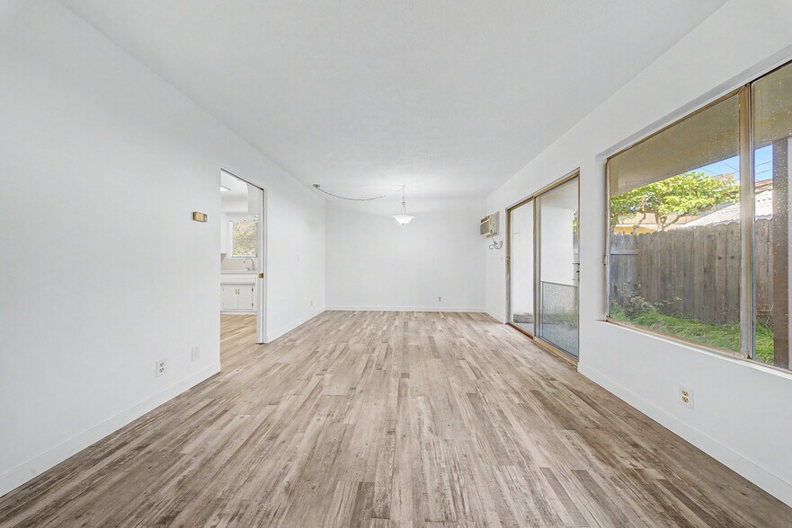 More Photos Of 2521-2523 S 6th Ave, Arcadia Apartments For Sale