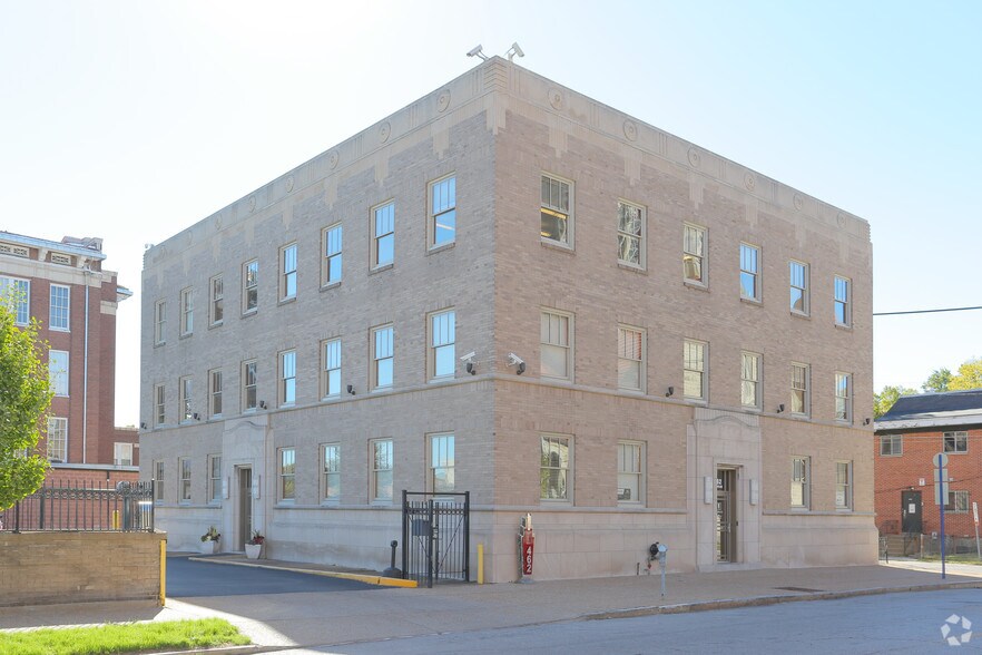 Primary Photo Of 462 N Taylor Ave, Saint Louis Office For Lease