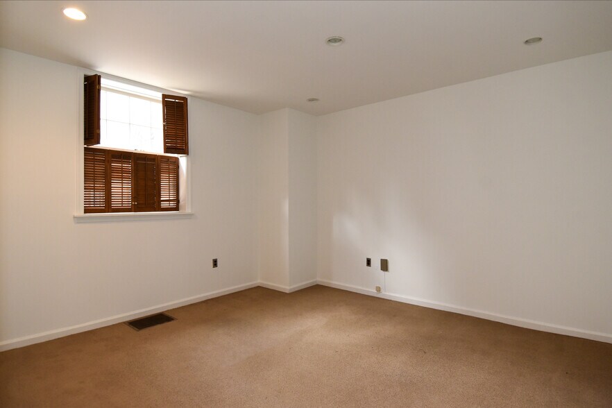 More Photos Of 109 S Fairfax St, Alexandria Office For Sale