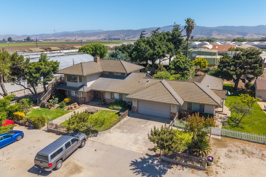 More Photos Of 23940 Potter Rd, Salinas General Retail For Sale