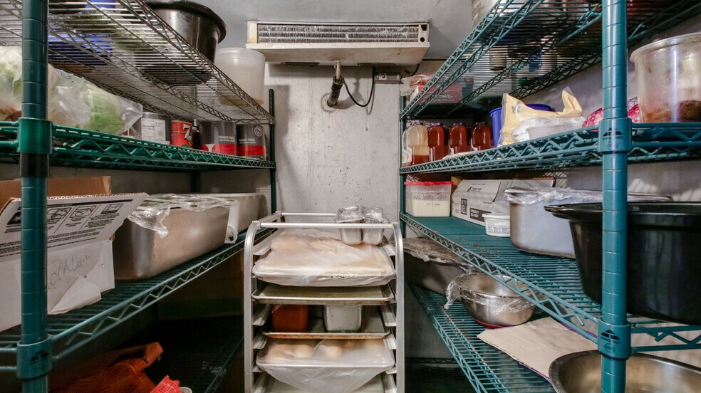 More Photos Of 613 E La Salle Ave, Barron Restaurant For Sale