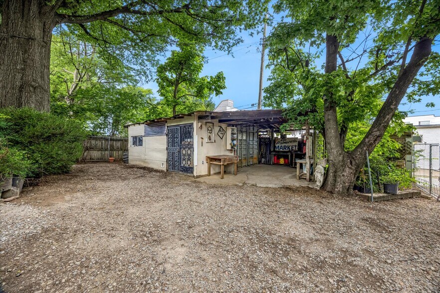 More Photos Of 2562 Sam Cooper Blvd, Memphis Office Residential For Sale