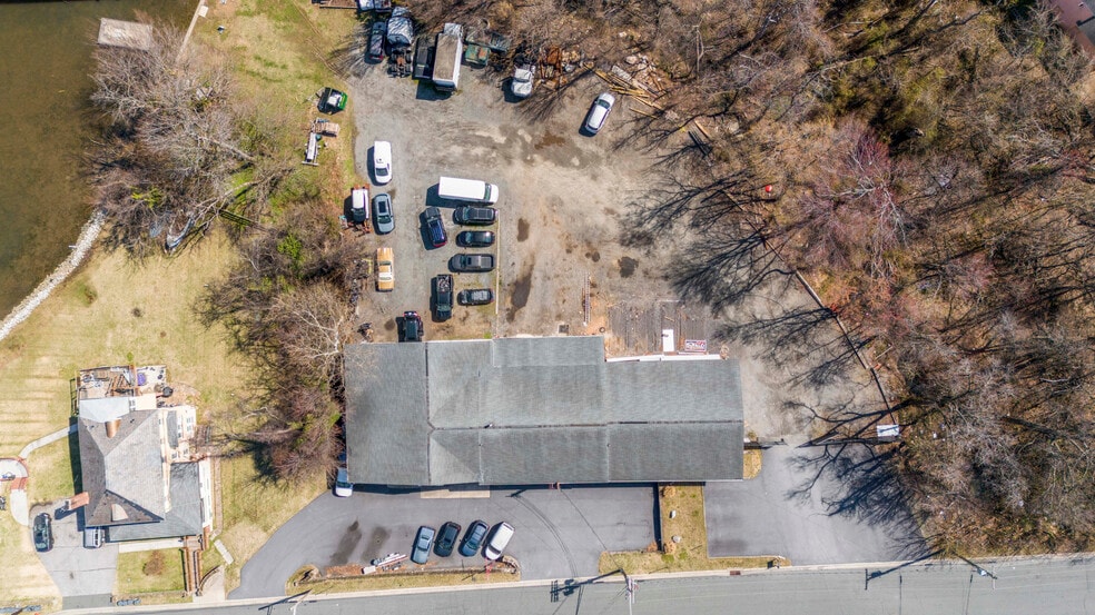 More Photos Of 1923 Old Eastern Ave, Essex Service For Lease