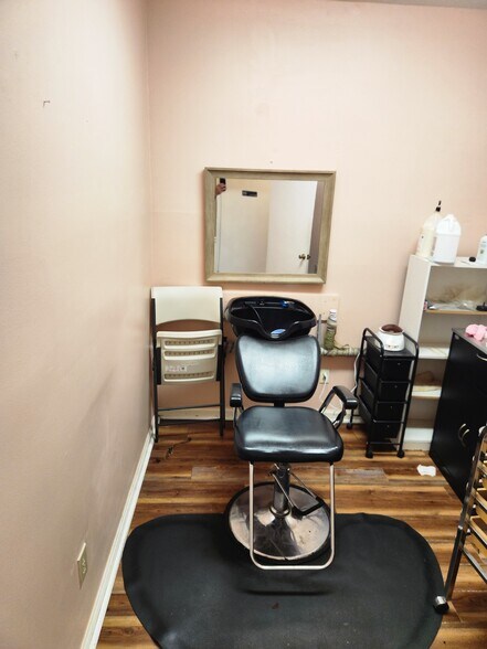 More Photos Of 411 Western Blvd, Jacksonville Medical For Lease